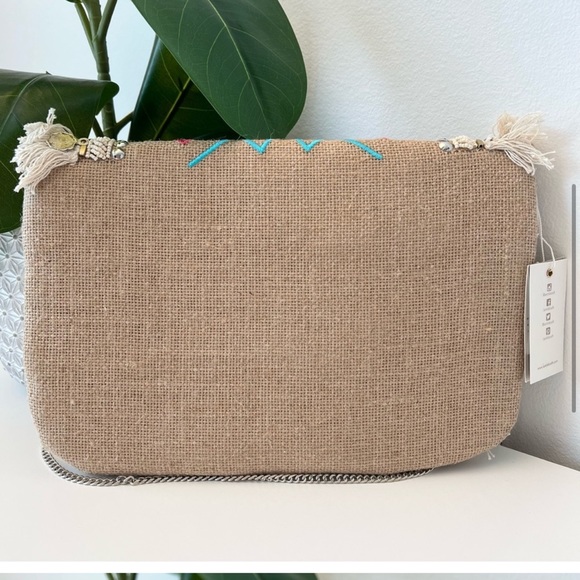 NWT Antik Kraft Bohemian Beaded Fringe
Clutch w removable strap - Picture 6 of 15